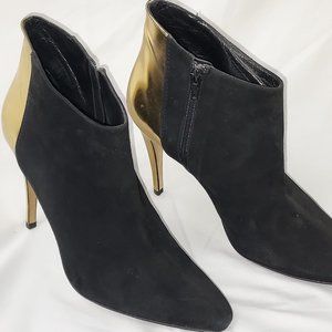 Manolo Blahnik Size 9 Black Suede Ankle Boots